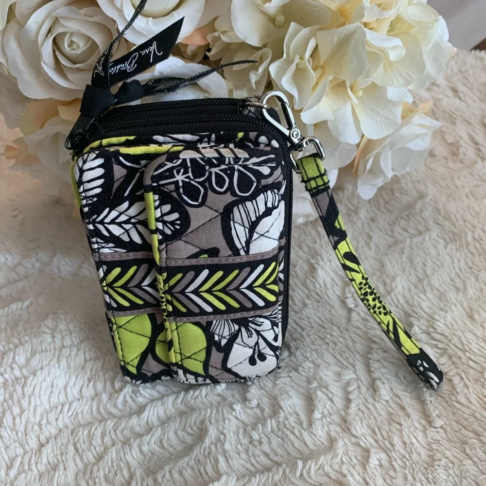 Vera Bradley Wristlet-Like New